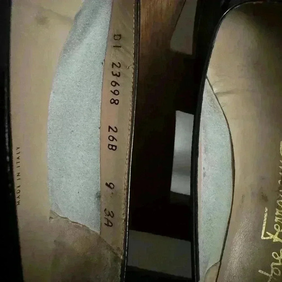 Salvatore Ferragamo Boutique Shoes Size 9 in great condition - Picture 6 of 10